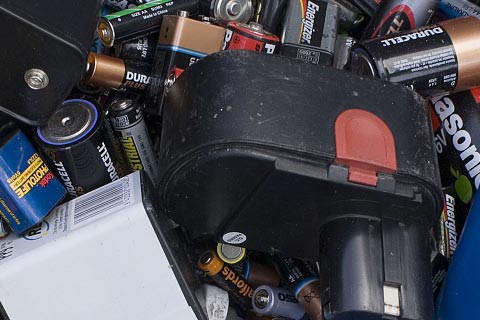 剑河太拥高价汽车电池回收→上门回收叉车蓄电池,废旧电池的回收方式